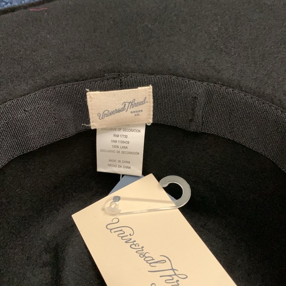 Universal Thread Hat - Picture 6 of 9
